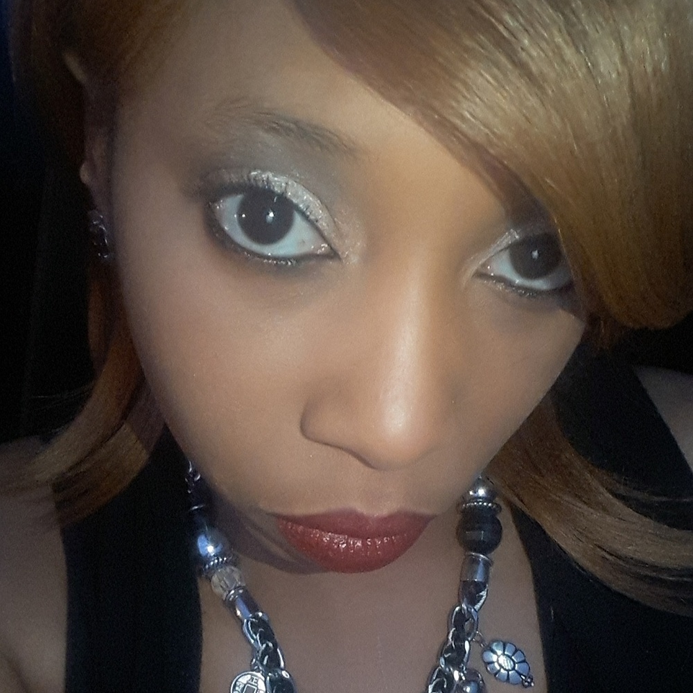 Meet your Posher, Symonia